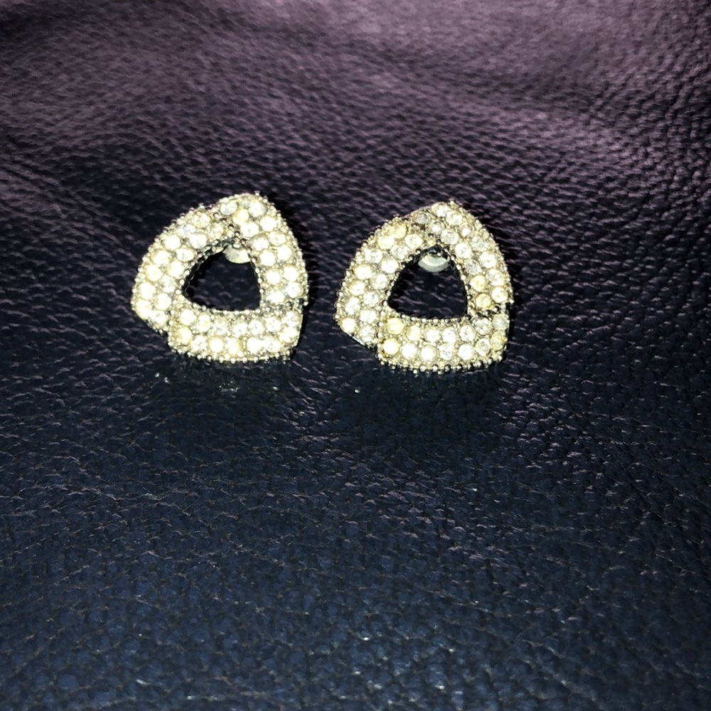 Triangular earrings
